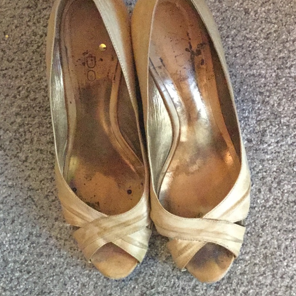 Aldo tan wedges